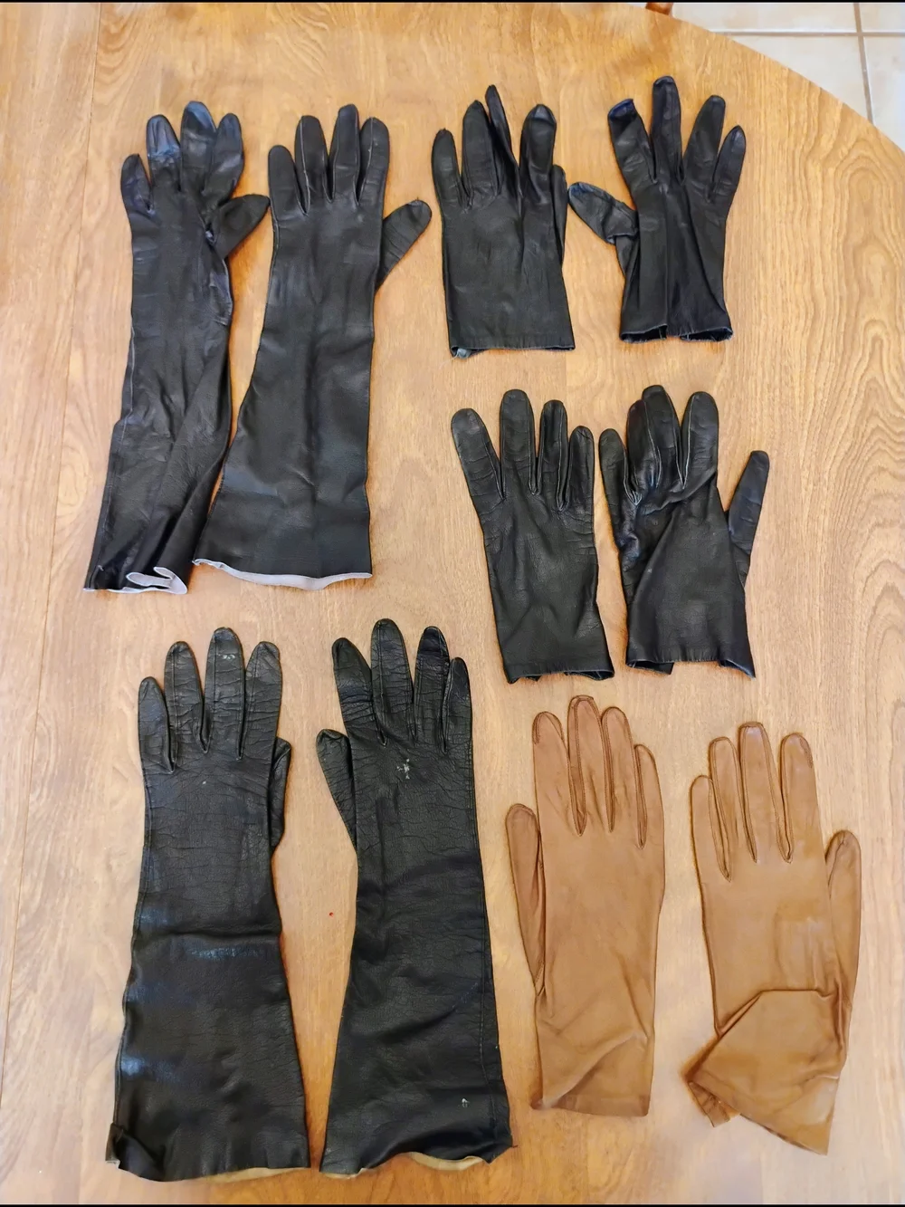 Five Pairs Of Leather Gloves Vintage By Caresskin By Superb